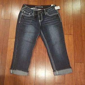 Stretchy capri jeans